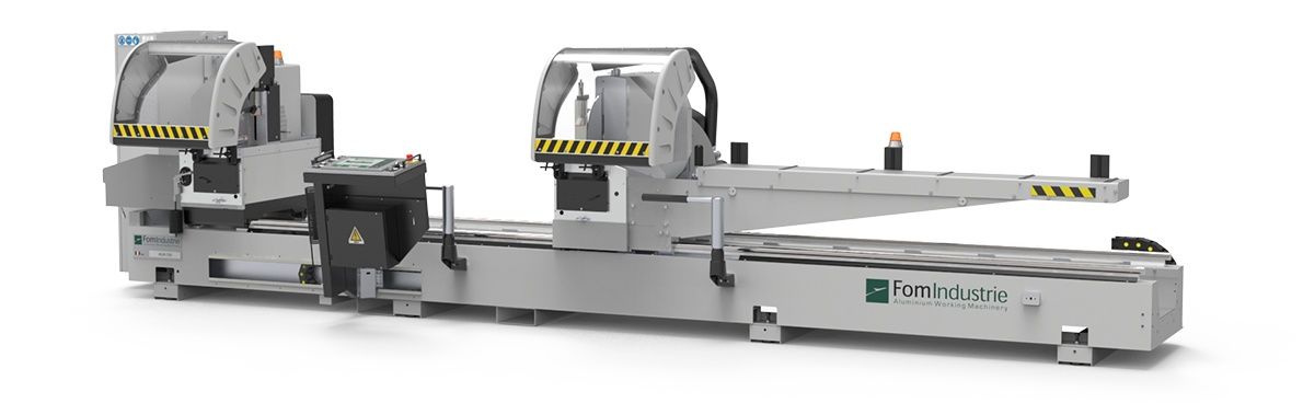 Équipement de sciage professionnel avec tête mobile et commandes tactiles