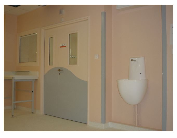 CORNEROM 30x30 - Cornières de finition en PVC lisse, antibactérien, classé Bs2 d0, avec adhésif mousse_2