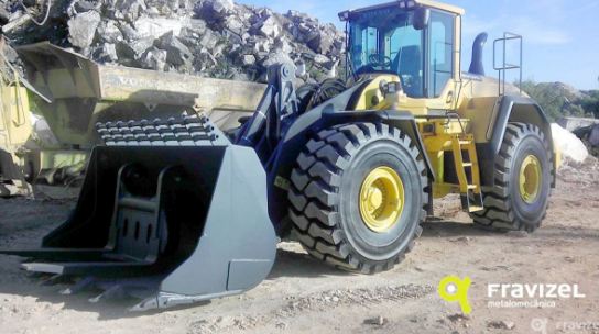 Godet chargeuse Fravizel - Haute résistance contre l'usure - Customisable - Plusieurs types disponibles_2