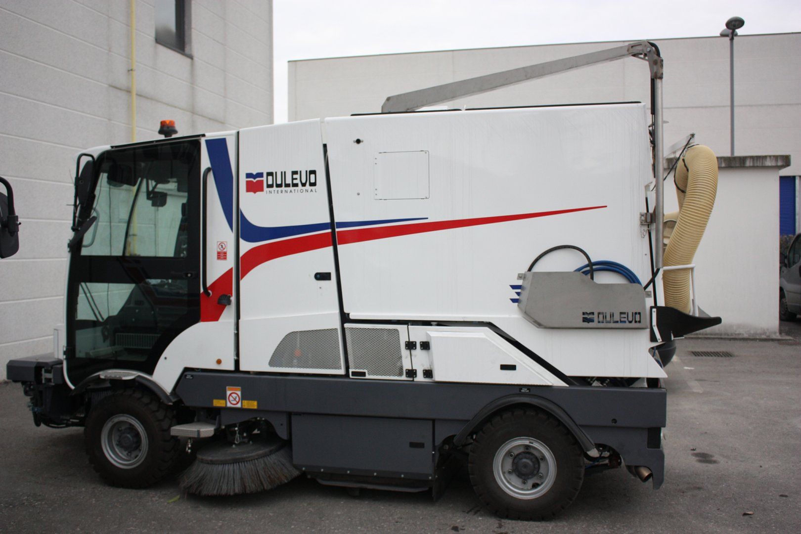 3000 combi - balayeuse de voirie - dulevo - 730 litre