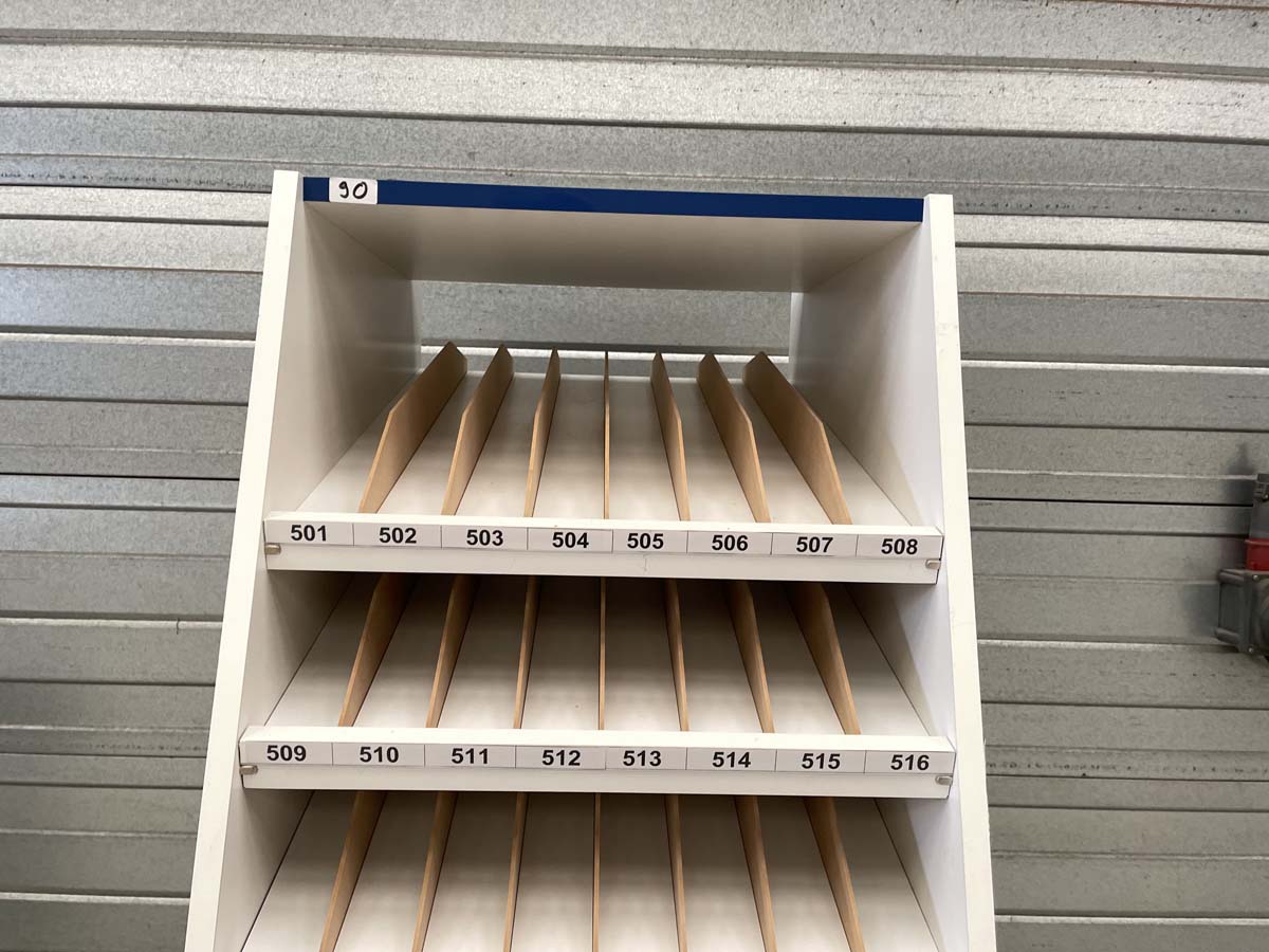 Meuble dynamique blanc d'occasion sur roulettes avec casier-tiroir arrière - Réf P21091200_2