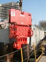 Engins de battage vibrofonçage en pendulaire H&HD - Vibrofonceur PTC pour profilés divers_2