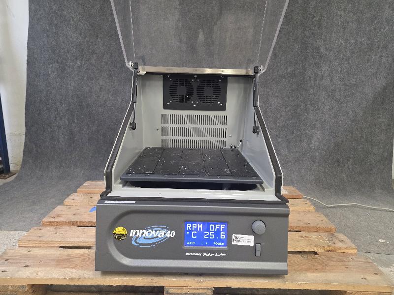 Agitateur-incubateur Eppendorf Innova 40_2