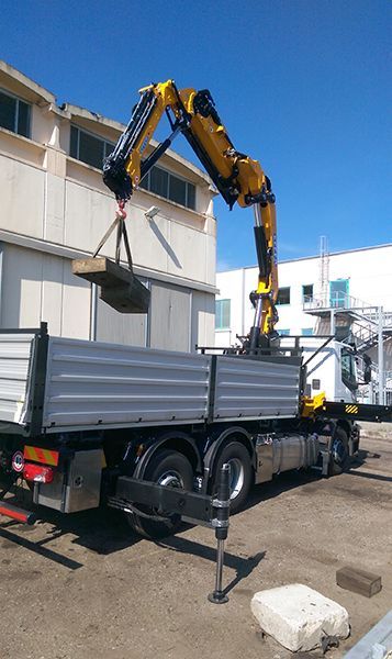 Grue auxiliaire medium 375 - Effer - pression 350 bar - capacité de levage 10 à 30 txm_2