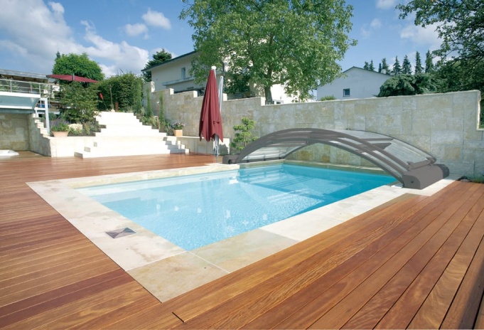 Abri piscine bas motorisé en polycarbonate - fonctionnement automatique_2