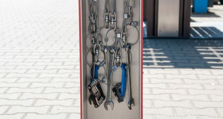 Station de réparation vélo universelle avec cale roue - 22 outils - Résistante intérieur/extérieur_2