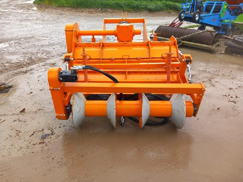Machine agricole d'occasion pour buttage sur 2 rangs