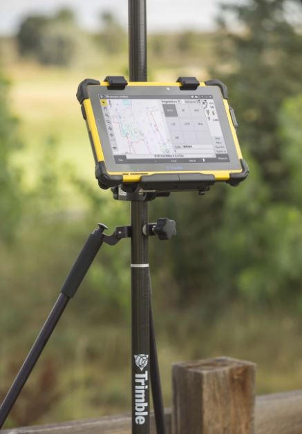 Tablette pour les travaux topographiques sur le terrain et la collecte de données sig - trimble t10_2