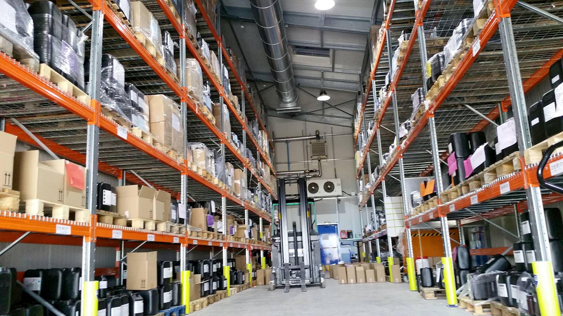 Entrepôt de stockage modulable - Bâtiment métallique en acier galvanisé avec quai de chargement_3