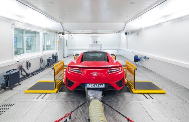 Chambre d'essai à rouleaux avec régulation de climat pour véhicule complet_2