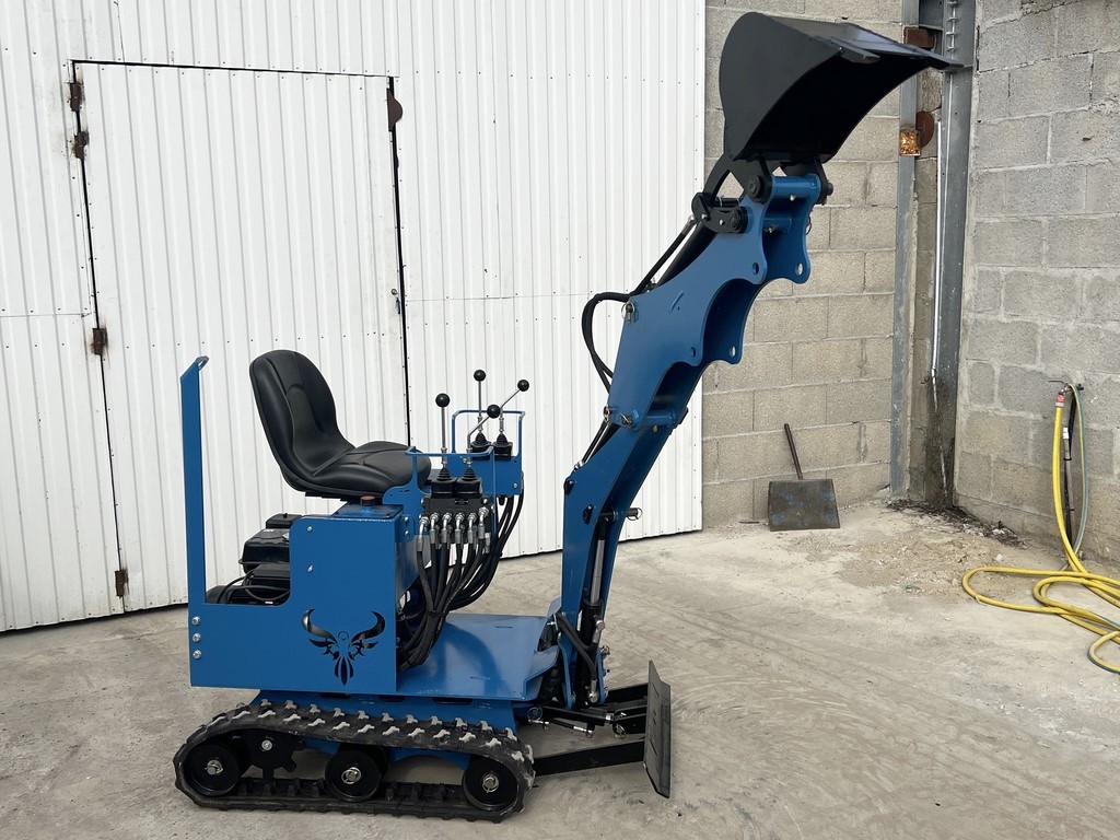 Micro-pelle pour tous vos travaux de jardinage, aménagement de terrain - hirondelle 2.2 kw_2
