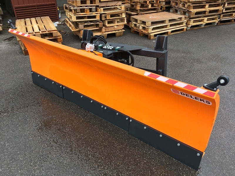 Ssh-04 2.2-merlo lame à neige avec attelage merlo_2