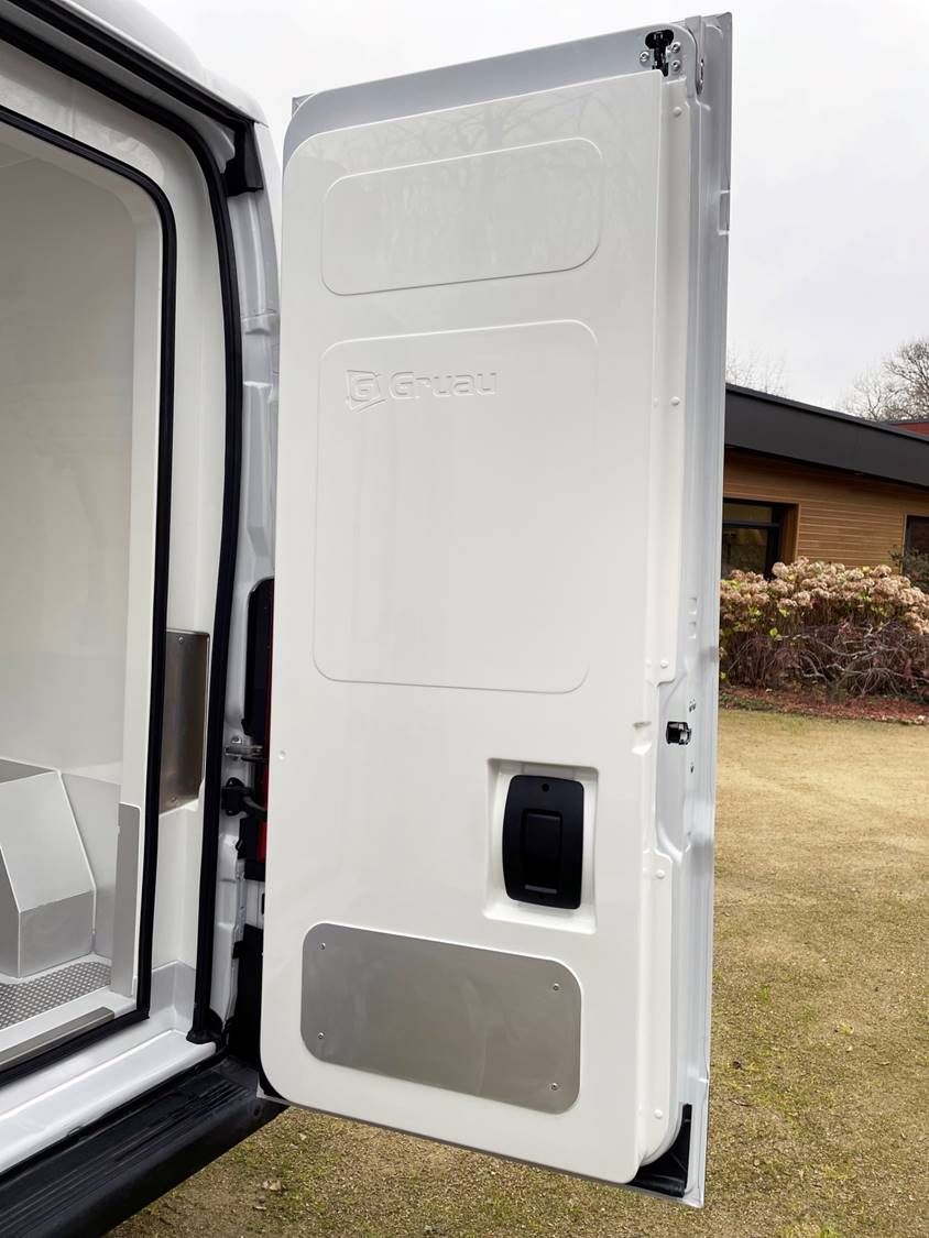 Véhicule frigorifique Cellule intégrée IsoCity –  Citroen Jumper - Froid positif ou négatif_2