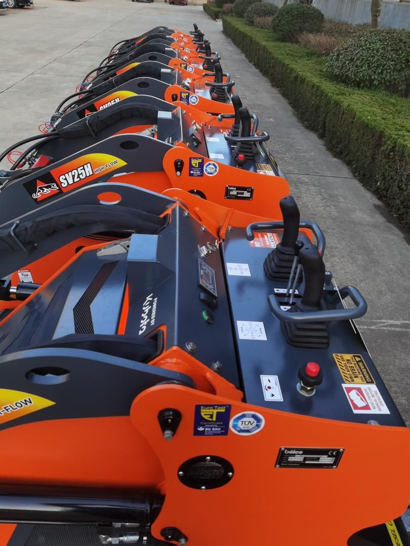 Mini chargeuse à chenilles porte outils 25cv kubota_2