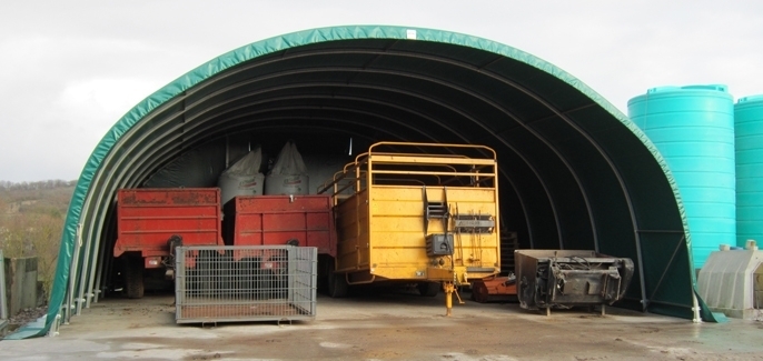 Tunnel de stockage / ouvert / structure en acier / couverture en pvc / ancrage au sol avec platine_2