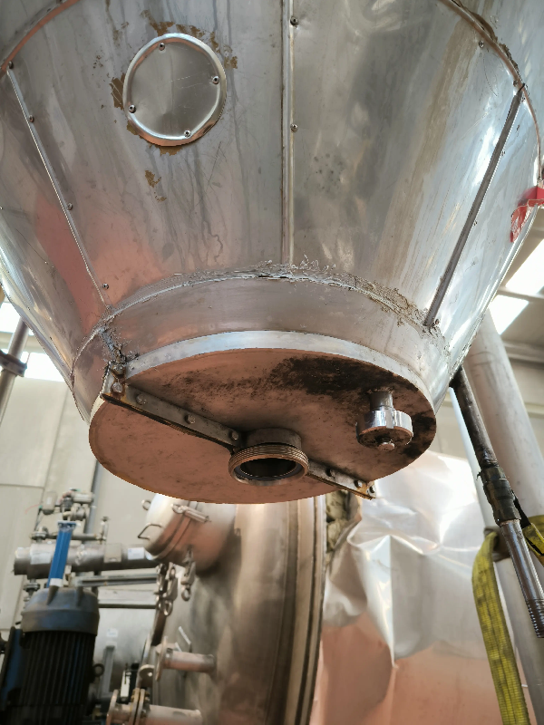 Cuve verticale en acier inoxydable de 14300 litres, calorifugée et avec agitation - référence : c13627_2