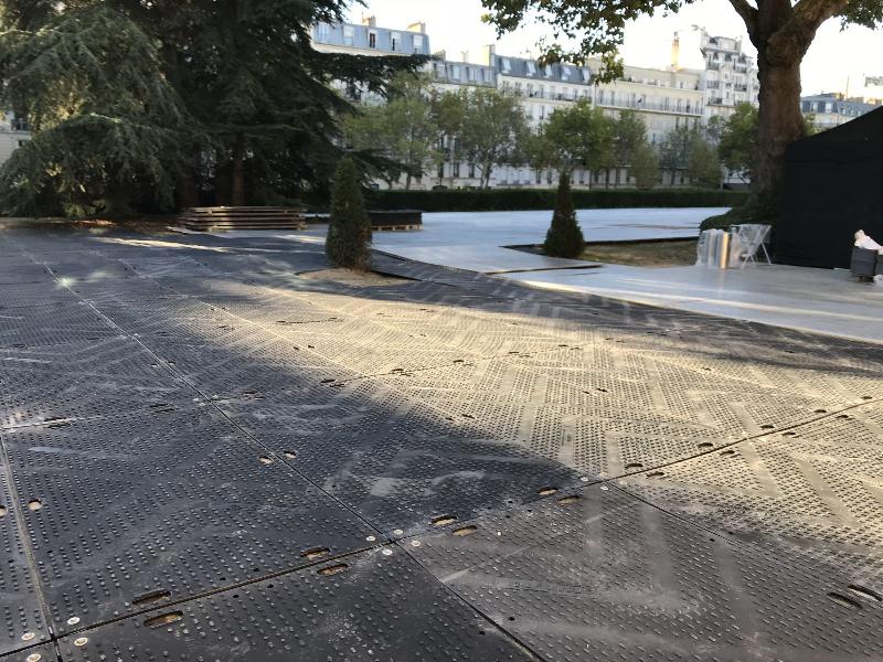 Plaques de roulage plastique  - chemins d'accès, cheminements piétons et plateformes temporaires - disponible en vente et en location - EnvhyroMat_2