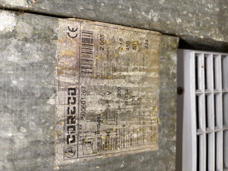 Table réfrigérée CORECO d'occasion - 3 portes pleines - Température (-2) à (+8) °C - Capacité 396L_2