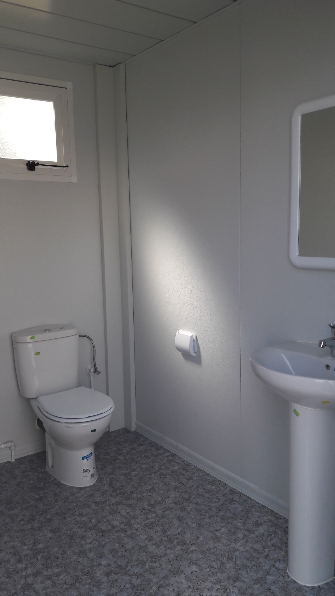 Bungalow de chantier montauban / sanitaire / 2.30 x 2.35 m_2