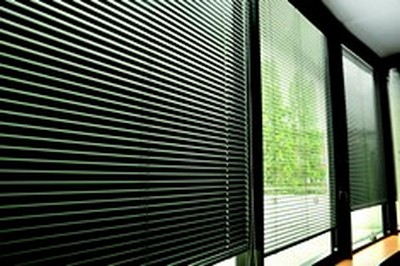 Store vénitien en aluminium - lames orientables, 4 largeurs disponibles, collection Storistes de France_2