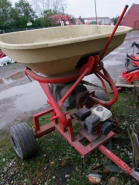 Distributeur d'engrais Vicon 1000L trainé - En occasion_2