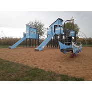 Cabanes de pêche transformées en structure de jeu ludique