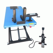 Pont moto avec trappe d'accès pour démonter la roue arrière