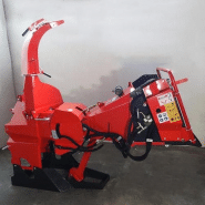 Broyeur de branches sur tracteur_2
