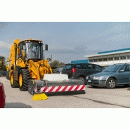 Tractopelle Venieri 8.23E avec bras télescopique pour une profondeur de 5,4 m