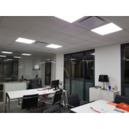 Plafonnier LED NOVAD - haute efficacité lumineuse, étanche IP20/IP44, 104.2 lm/W - pour zones de travail, commerces et établissements de santé_2