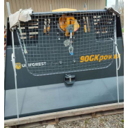 Treuil forestier avec grille de protection rabattable et radiocommande optionnelle