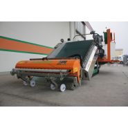 Récolteuse de légumes 7200 Herbex - Ortomec SRL - moteur diesel 25 HP - tête de récolte 130 à 180 cm - chenilles autotractées_2