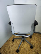 Steelcase Amia d'occasion - Siège de bureau ergonomique avec dossier et siège rembourrés - Confort optimal et soutien ajustable_2