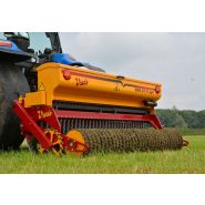 Machine Vredo pour semis de luzerne et suppression des mauvaises herbes