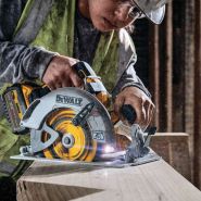 Scie circulaire DCS573T1-QW Dewalt - 18V XR Advantage - 190mm - Poignée additionnelle_2