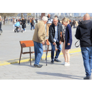 Banc public Oslo UM319 - design nordique minimaliste avec piètement en fonte ductile et lattes en bois tropical_2