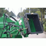 Équipement agricole BX122RSA monté sur attelage trois-points tracteur