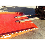 Rampe d'accès pour benne posée au sol, conception antidérapante - Capacité 8T - AZ RAMP HCBN-08_2