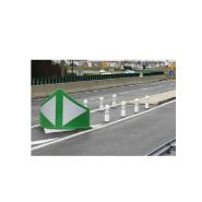 Balise de signalisation J14a - Zones peintes hachurées blanches - Divergence - STI Balisage routier - PEHD anti-UV - Norme NF P 98 587_2