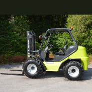 Chariot Élévateur Tout-Terrain TW25 pour le BTP et l'agriculture en Isère et Rhône Alpes -   disponible en achat neuf et en location de courte à longue durée_2