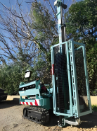 Sondeuse équipée d'un moteur bicylindre Honda 20.8 HP