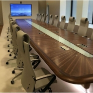 Table de conférence Eracle executive en chêne foncé avec fauteuils Klöber Ciello99 - Alea_2