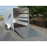 Remorque polyester grand volume avec roues 175.70R13 et fermeture à clé