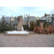 Jardins du souvenir - Les Stèles - Stèle flamme en granit massif avec gravure personnalisée_2