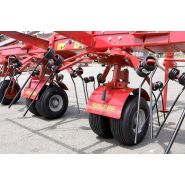 Faneuse Mod. GS avec châssis articulé pour une élaboration optimale