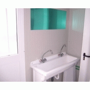 Bungalow de chantier / monobloc / sanitaire / aménagé / ossature en métal / parois en panneau sandwich / isolé / 2.42 x 1.18 m_2