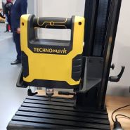 Combo : machine de marquage pour caractères, logos et codes 2D