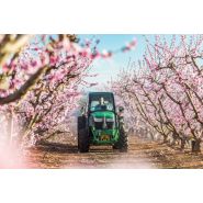 Tracteur compact conçu pour rangs étroits et cultures agricoles