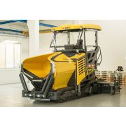 BF 300 C-2 - Finisseur citadin compact et puissant avec moteur 55 kW et largeur de pose jusqu'à 5 mètres_2