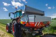 Distributeur d'engrais avec système de distribution CentreFlow - Exacta HL-A